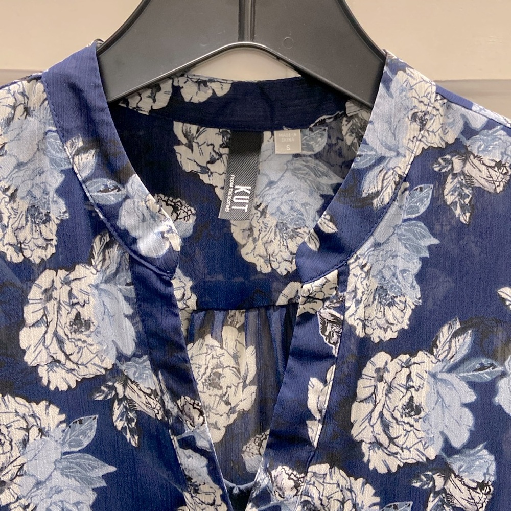 Navy blue floral print semi-sheer blouse by KUT in size S. Gently cared for. - Picture 4 of 7